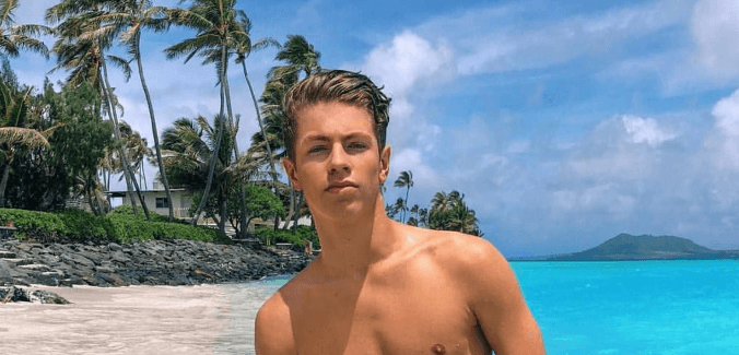 Ben Azelart Net Worth: The Net Worth of Ben Azelart